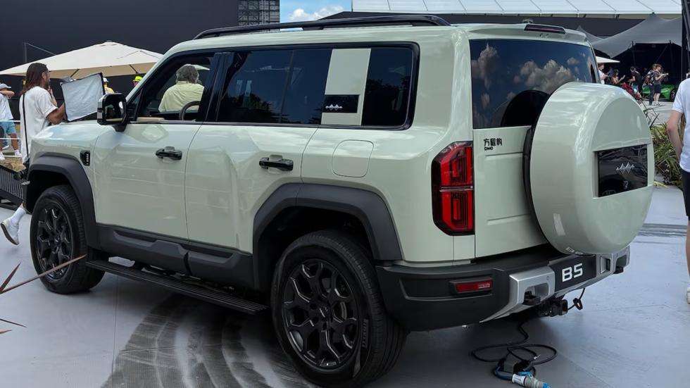 Το Denza B5 είναι το νέο Plug-in υβριδικό SUV που ήρθε στην Ευρώπη